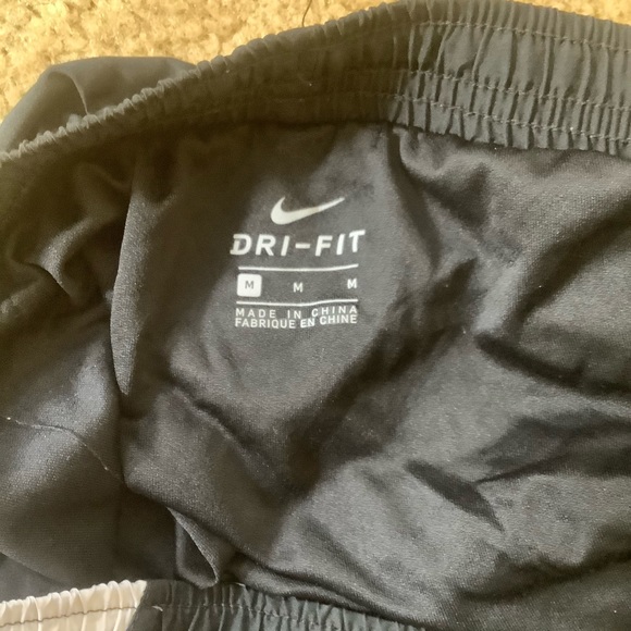 Nike Running Shorts - Picture 3 of 3